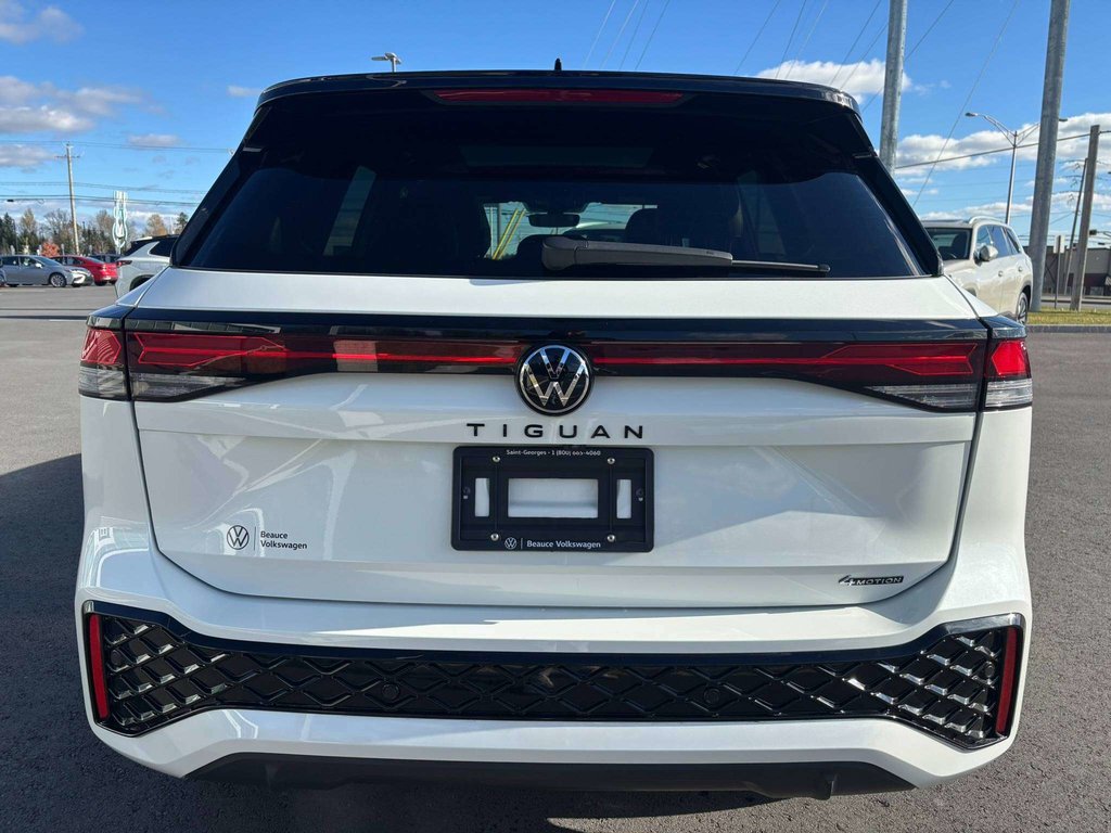 Volkswagen Tiguan Comfortline R-Line Black Edition 2026 à Saint-Georges, Québec - 6 - w1024h768px