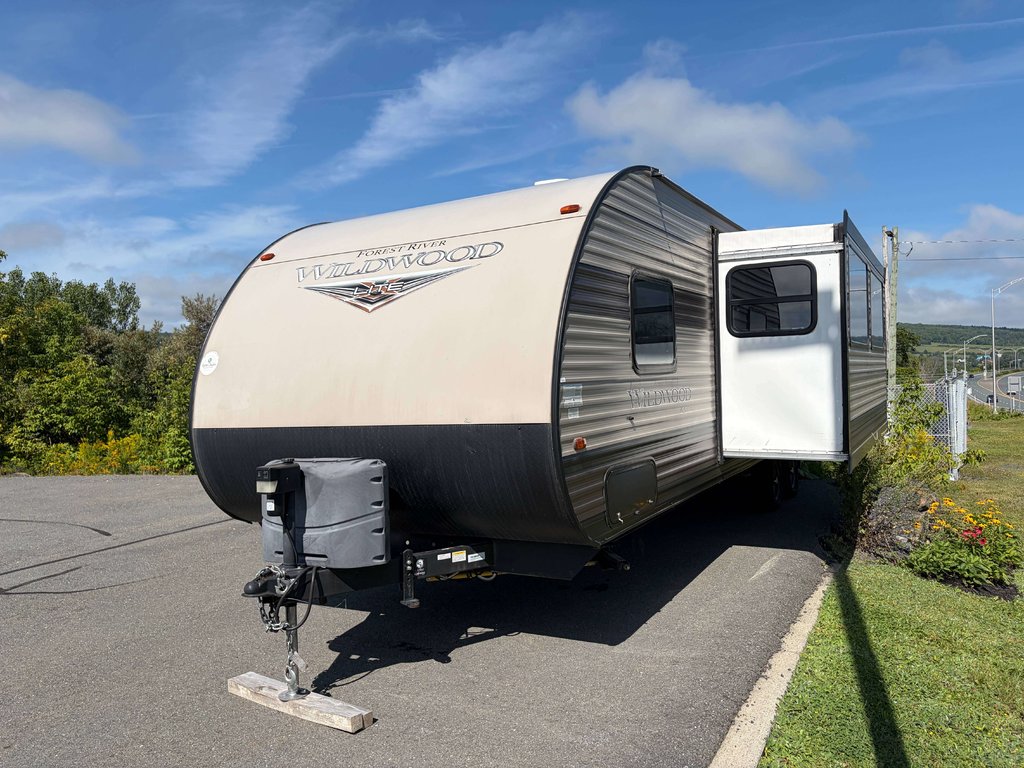 2020 WILDWOOD 273QBXL in Saint-Georges, Quebec - 4 - w1024h768px