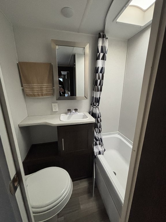 2020 WILDWOOD 273QBXL in Saint-Georges, Quebec - 14 - w1024h768px