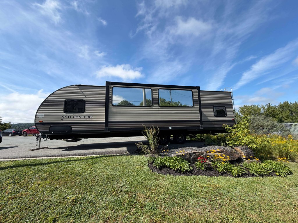2020 WILDWOOD 273QBXL in Saint-Georges, Quebec - 5 - w1024h768px