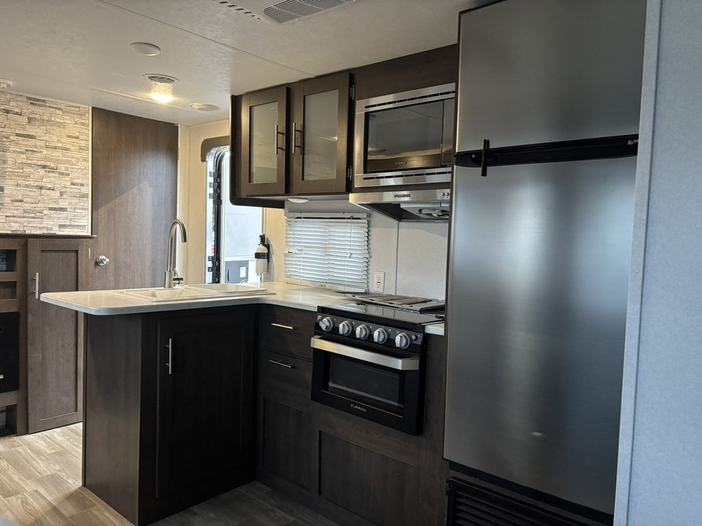 2020 WILDWOOD 273QBXL in Saint-Georges, Quebec - 12 - w1024h768px