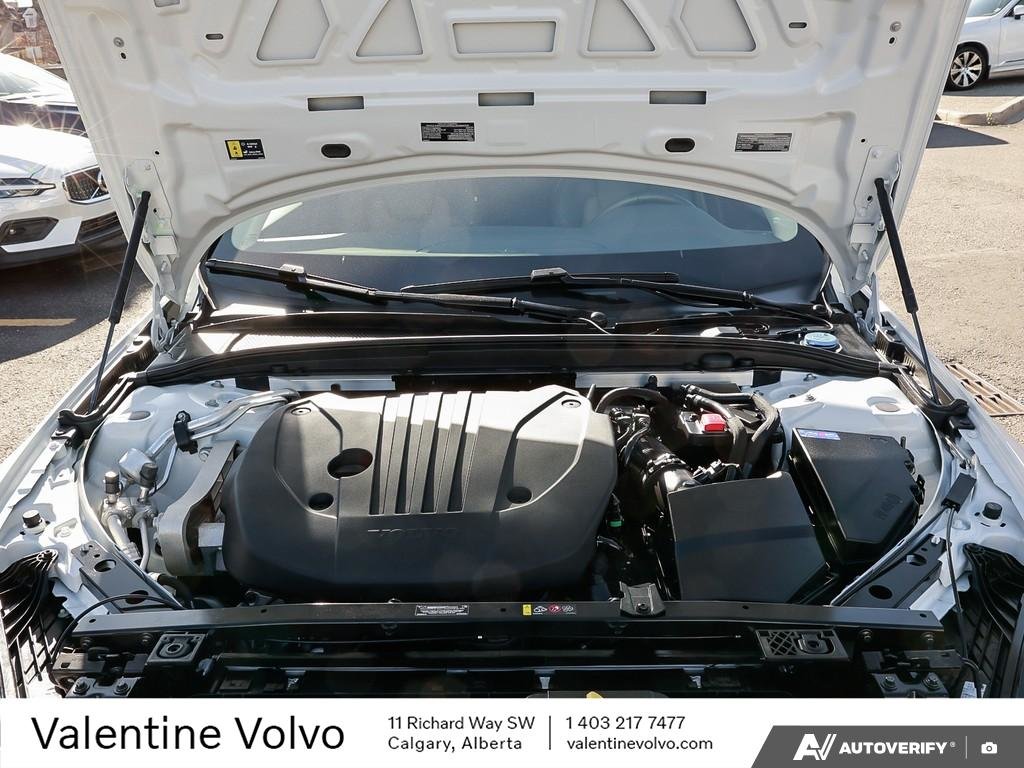 2025 Volvo V60 Cross Country Plus-7