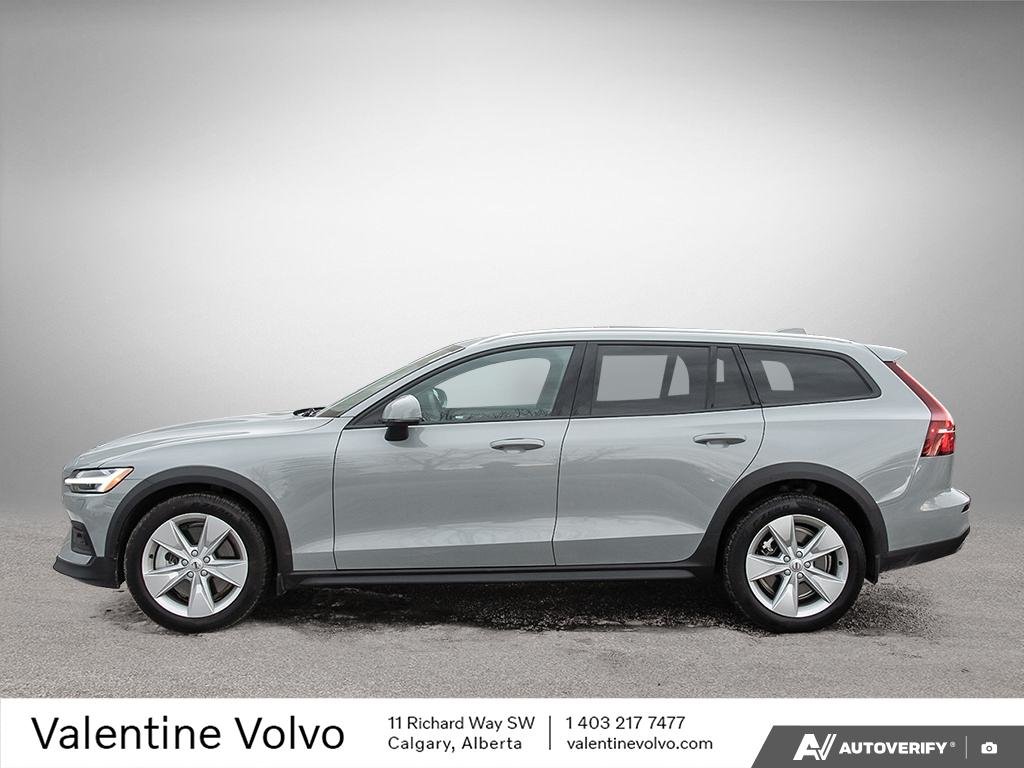 2025 Volvo V60 Cross Country Core-2