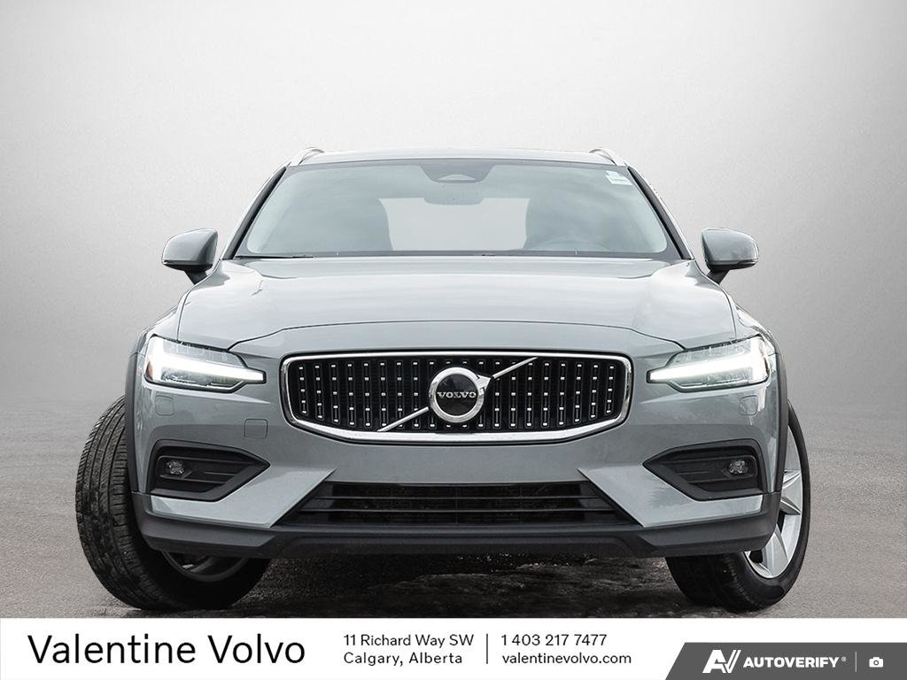 2025 Volvo V60 Cross Country Core-1