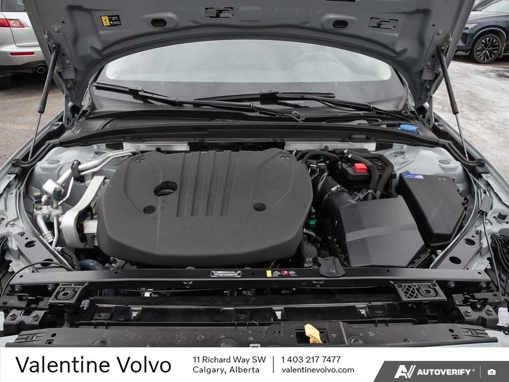 2025 Volvo V60 Cross Country Core-7