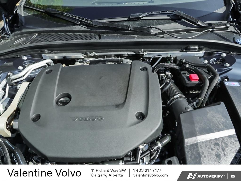 2025 Volvo V90 Cross Country Plus-7