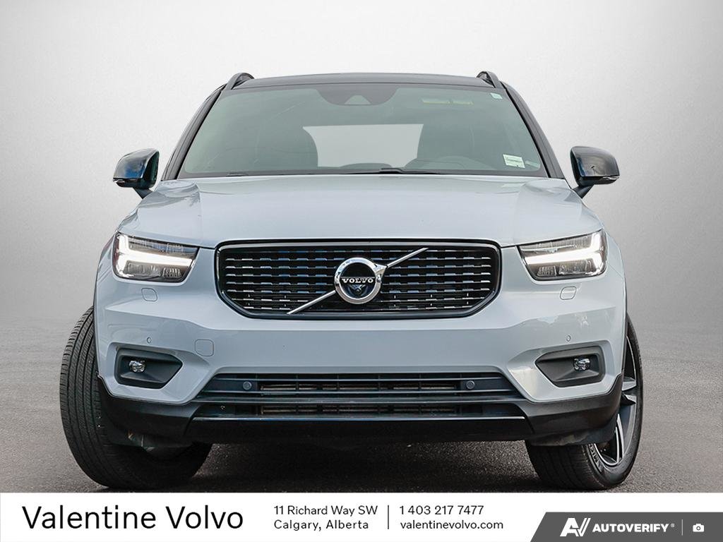 2022 Volvo XC40 R-Design-1