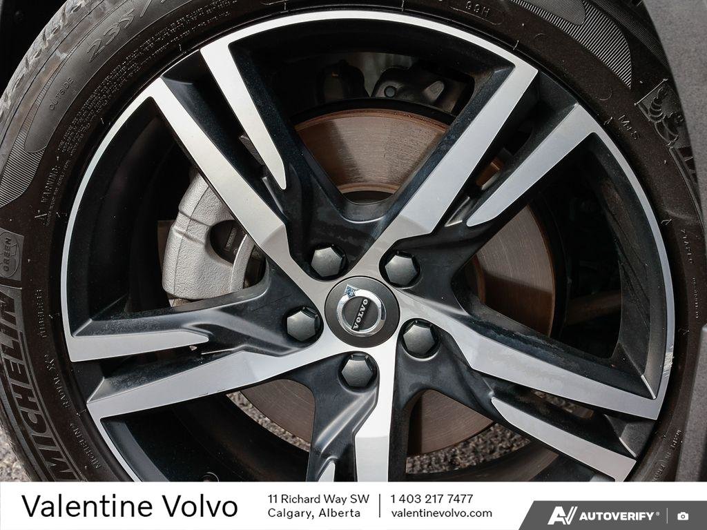 2022 Volvo XC40 R-Design-5