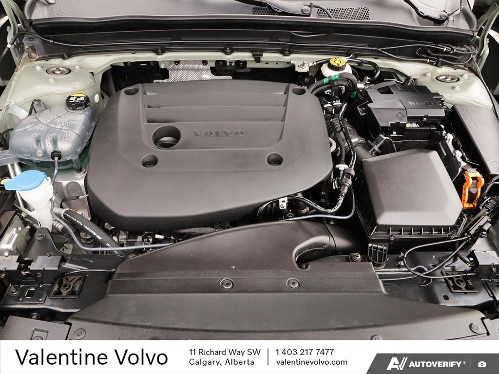 2024 Volvo XC40 Plus Dark Theme-7