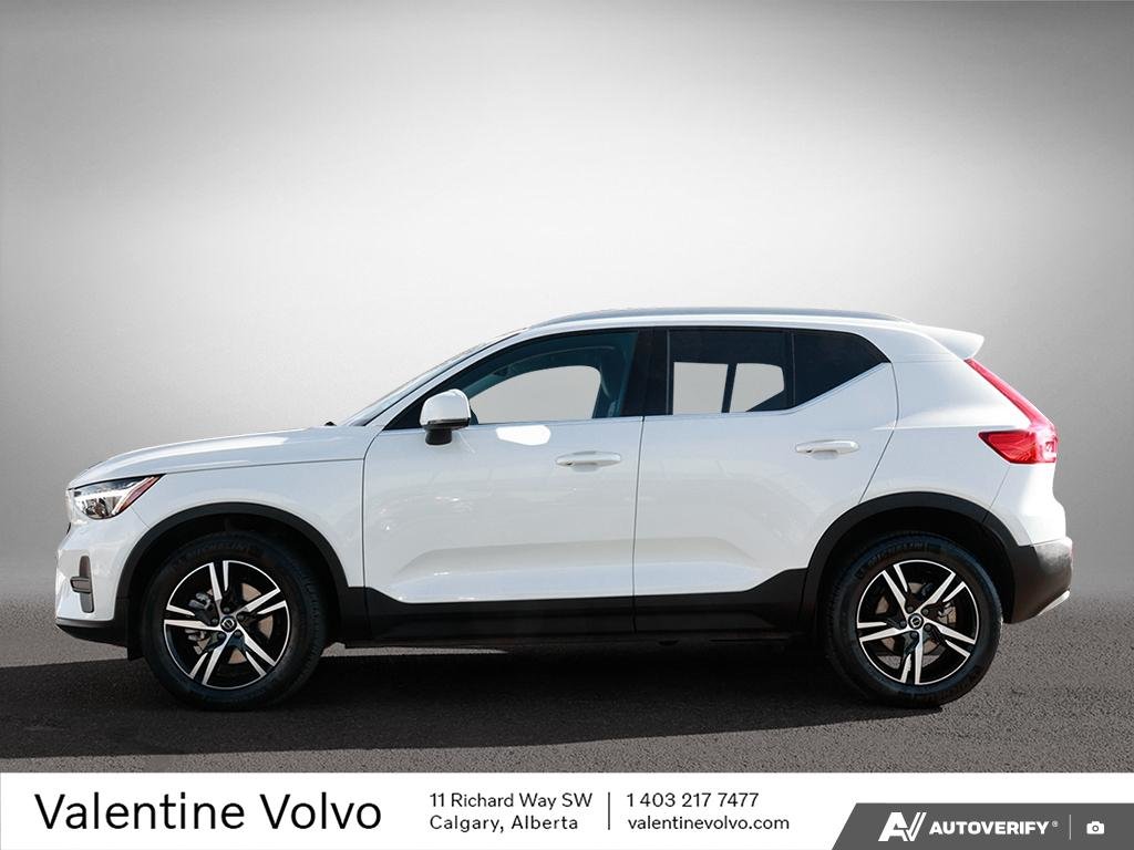2025 Volvo XC40 Core photo 3