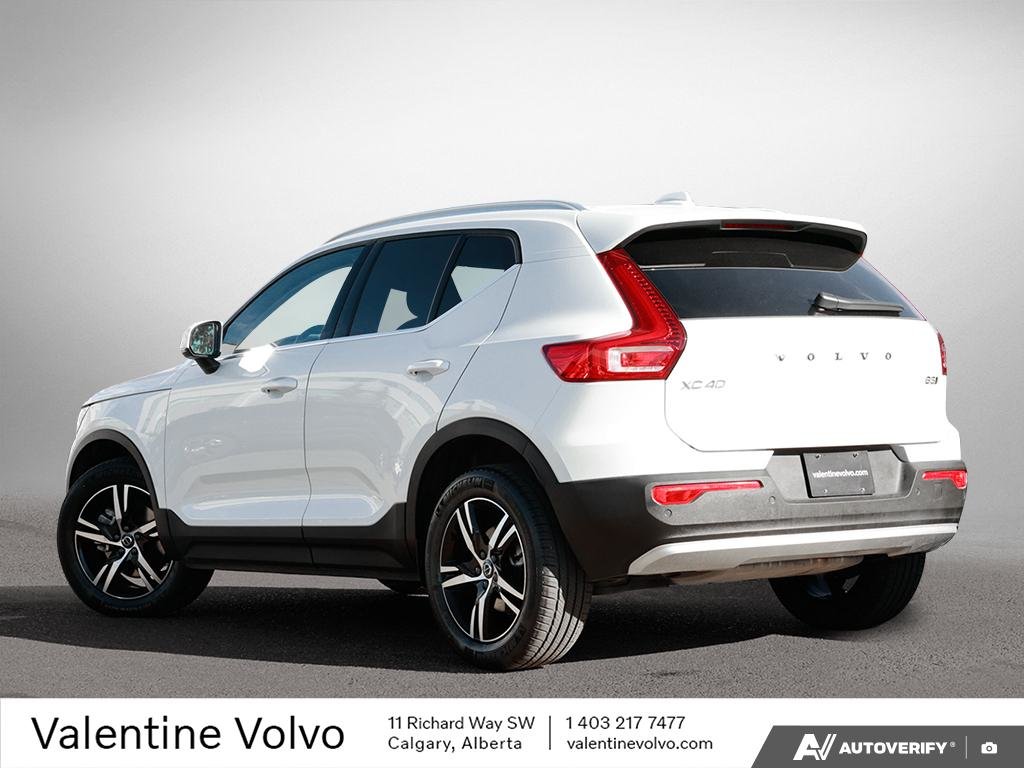 2025 Volvo XC40 Core photo 4