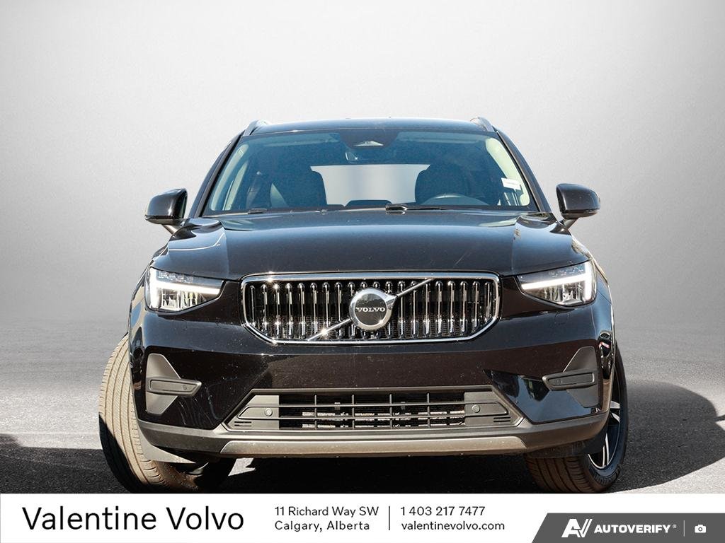 2025 Volvo XC40 Core Bright Theme-1