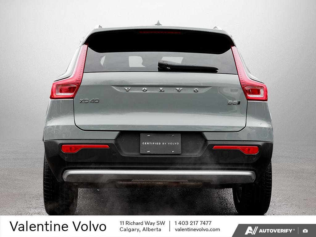 2025 Volvo XC40 Core photo 3