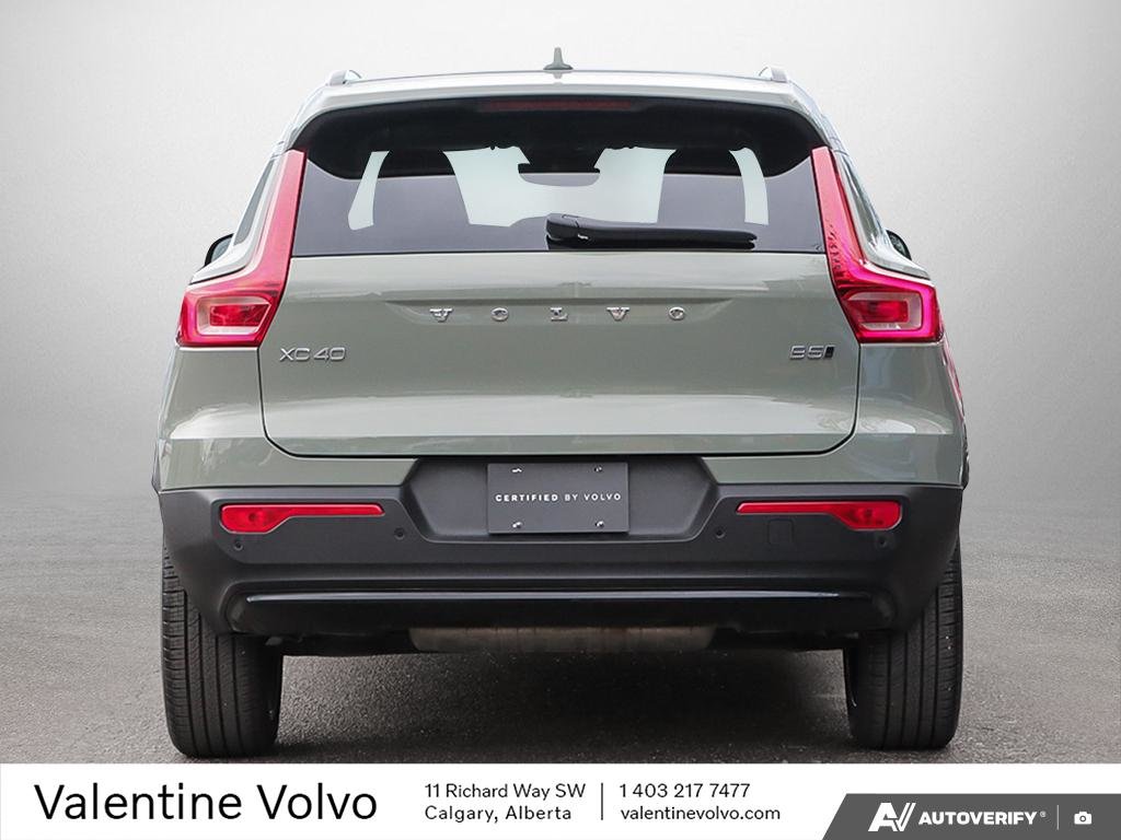 2025 Volvo XC40 Plus Dark Theme-4
