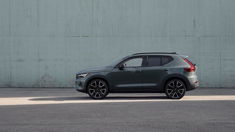 2026 Volvo XC40 Ultra (Dark Theme)-2