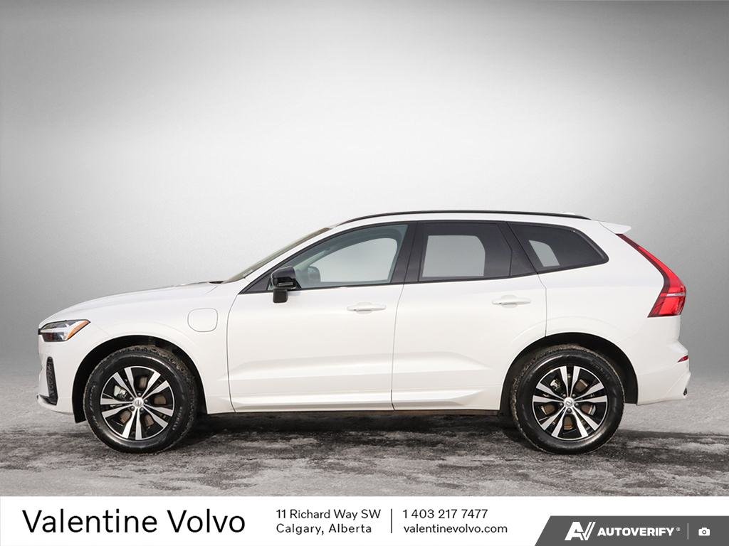 2025 Volvo XC60 Plug-In Hybrid Core Dark Theme-2