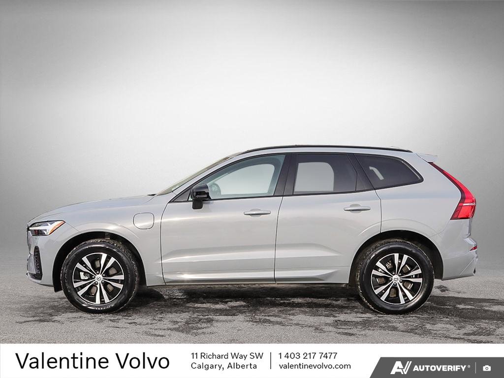2025 Volvo XC60 Plug-In Hybrid Core Dark Theme-2