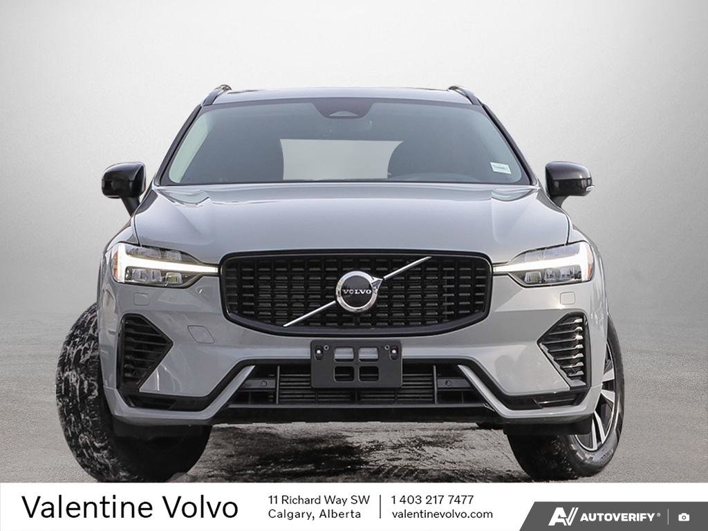 2025 Volvo XC60 Plug-In Hybrid Core Dark Theme-1