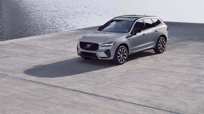 2025 Volvo XC60 Plus-1