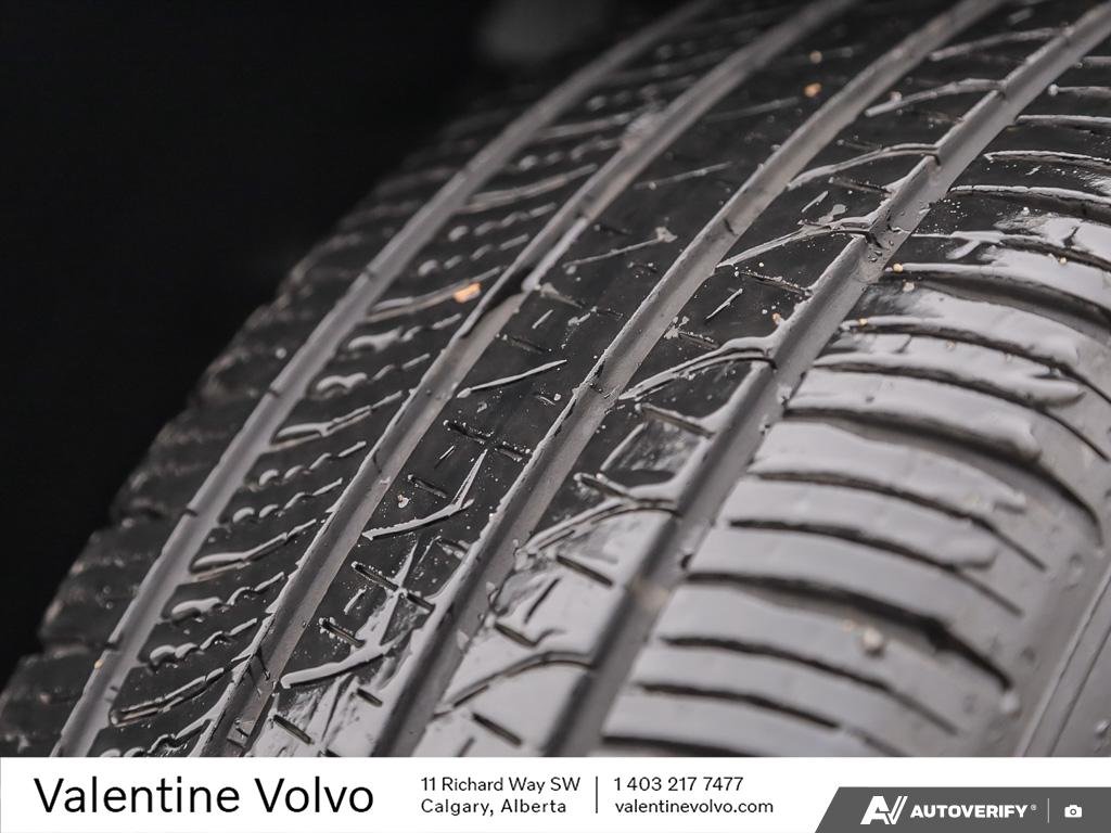 2025 Volvo XC60 Core Dark Theme-6