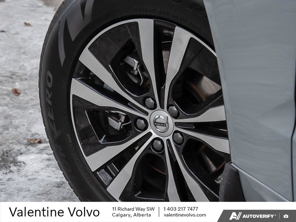 2025 Volvo XC60 Core Dark Theme-5