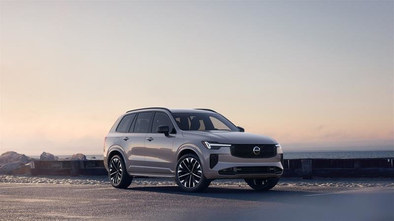 2026 Volvo XC90 Plug-in hybrid Ultra 7-Seater (Dark Theme)-1