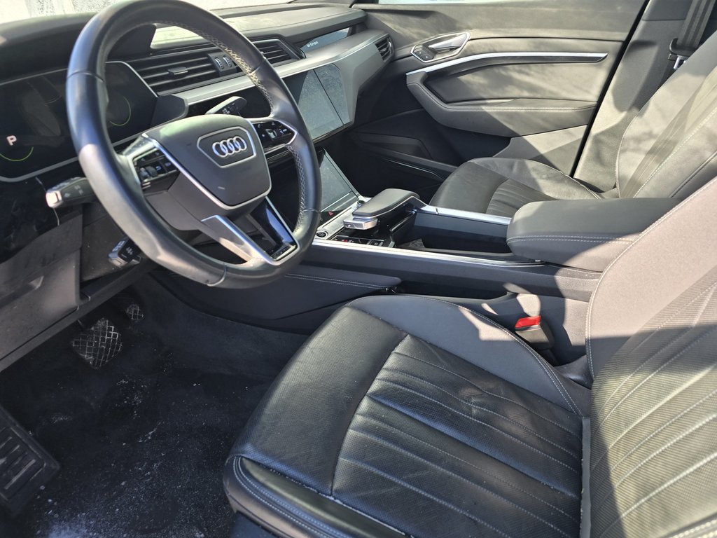 2022 Audi e-tron Sportback Technik 55 Sportback Black Optics Package-2