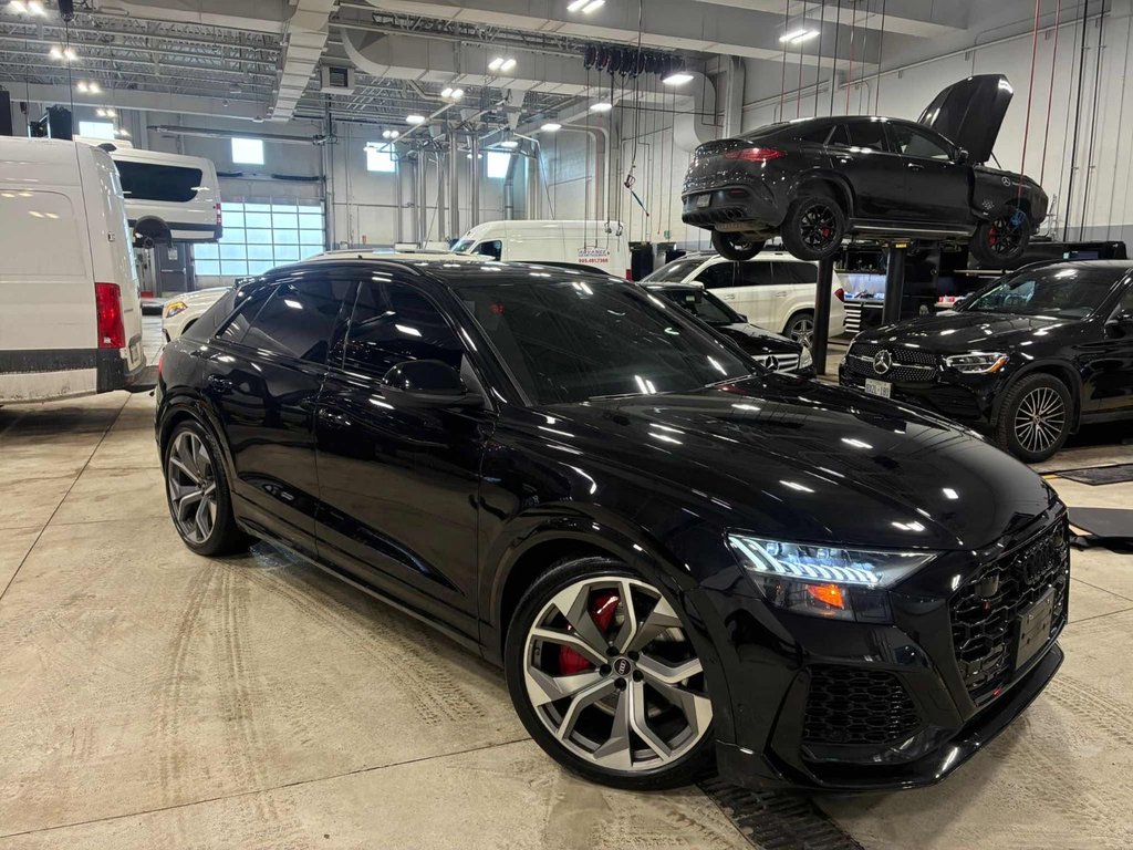 Audi RS Q8 591 HP QUATTRO - BLACK OPTICS PACKAGE 2022-2