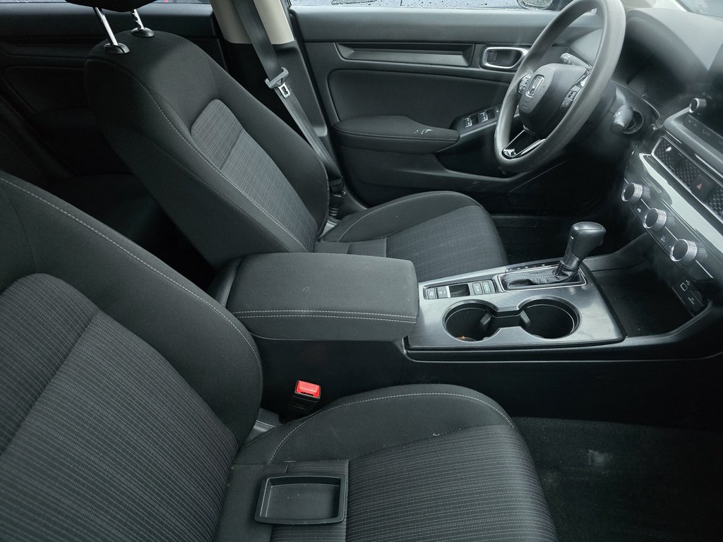 Honda Civic Sedan LX-B 2023-3