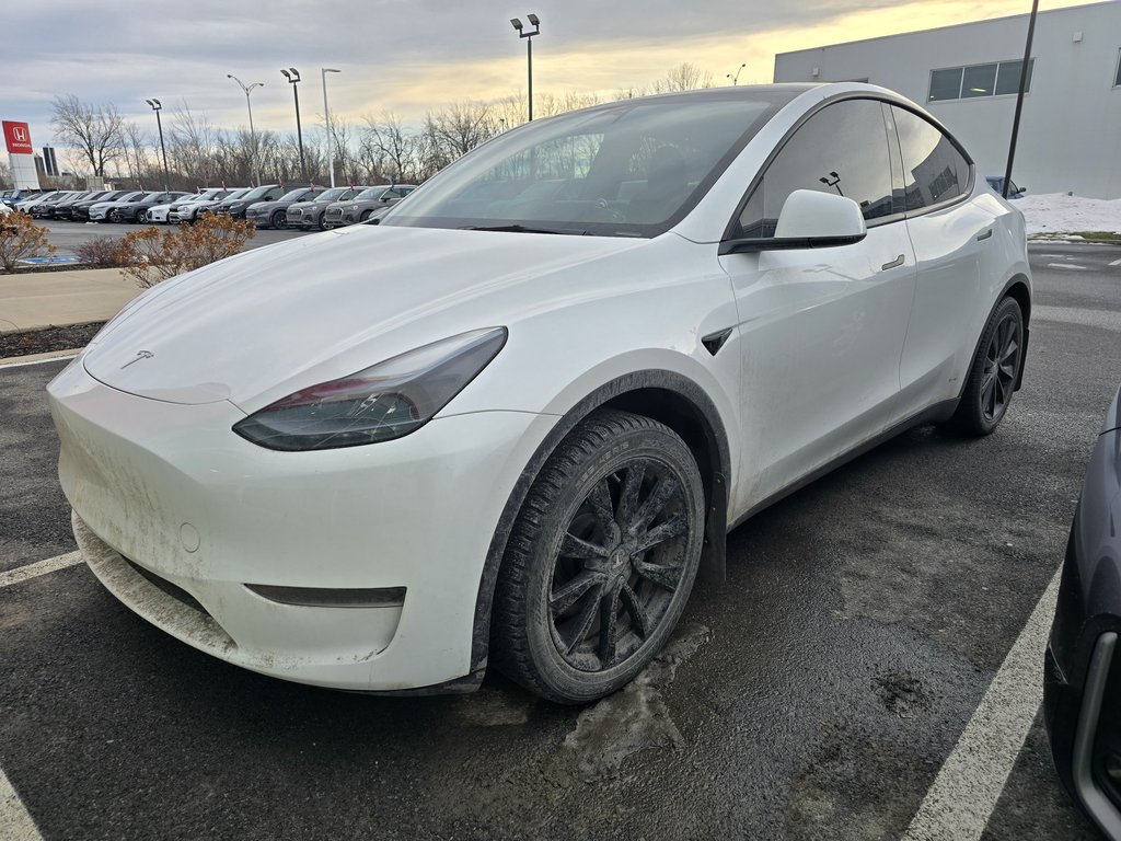 Tesla Model Y  2023-0