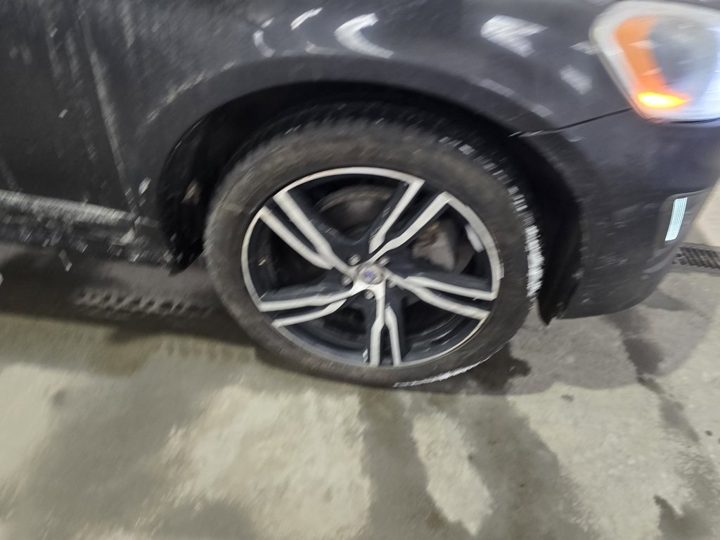 2017 Volvo XC60 T6 Drive-E R-Design-1