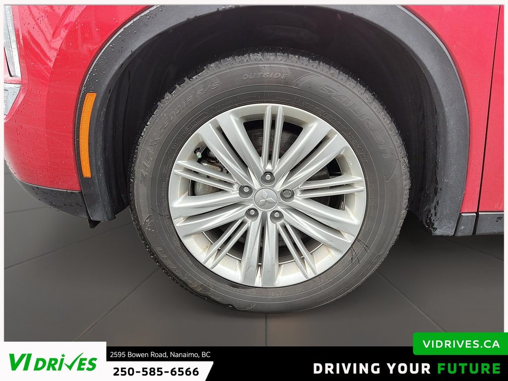 2025 Mitsubishi Outlander Plug-In Hybrid SE-6