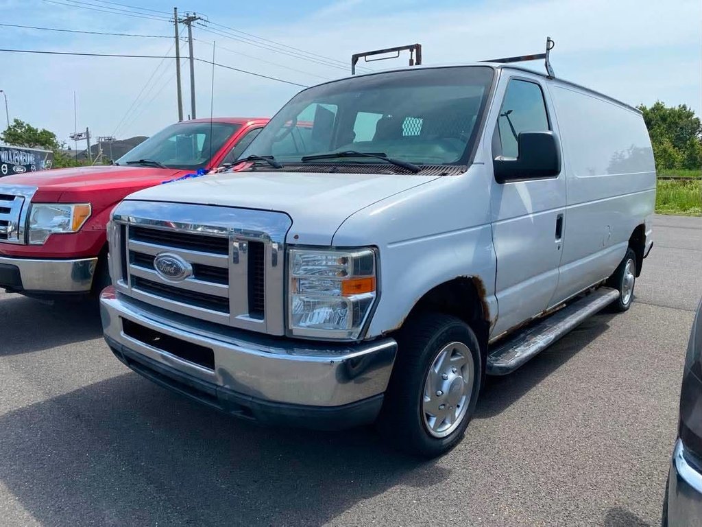 Ford Econoline Cargo Van CARGO VAN 138WB 2010 à Matane, Québec - 1 - w1024h768px