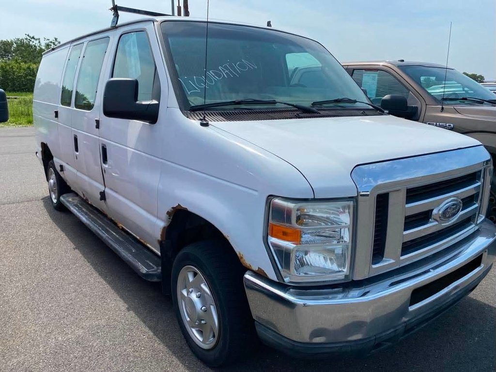 Ford Econoline Cargo Van CARGO VAN 138WB 2010 à Matane, Québec - 4 - w1024h768px