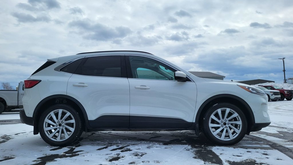 2022 Ford Escape Titanium ÉLITE  Hybrid  AWD in Matane, Quebec - 4 - w1024h768px