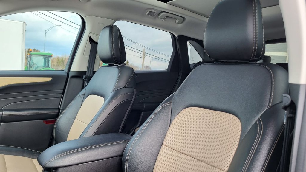 2022 Ford Escape Titanium ÉLITE  Hybrid  AWD in Matane, Quebec - 19 - w1024h768px