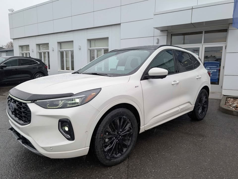 2023 Ford Escape ST-Line Elite Hybride AWD in Matane, Quebec - 1 - w1024h768px