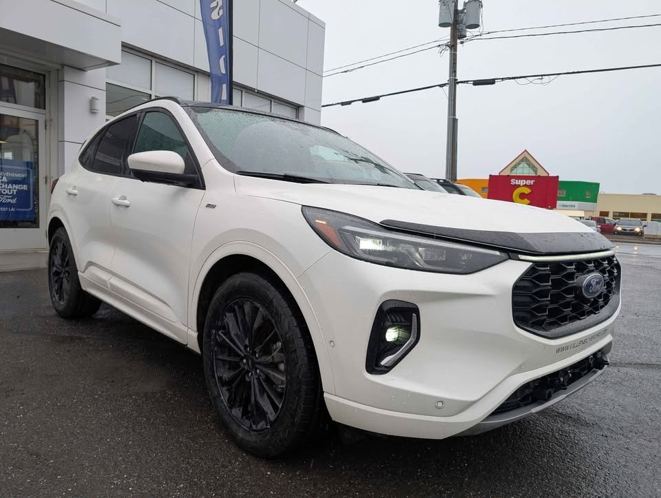 2023 Ford Escape ST-Line Elite Hybride AWD in Matane, Quebec - 8 - w1024h768px