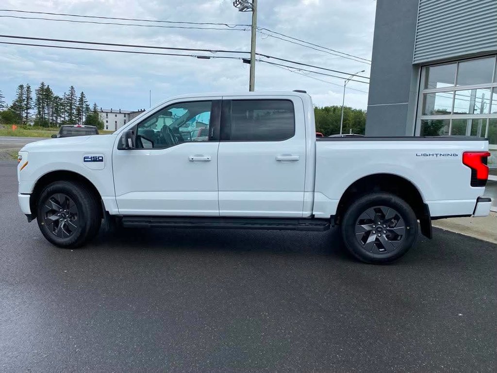 Ford F-150 Lightning Flash 2024 à Matane, Québec - 5 - w1024h768px