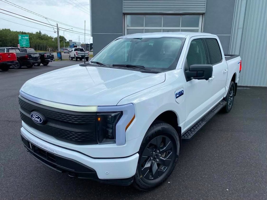 Ford F-150 Lightning Flash 2024 à Matane, Québec - 1 - w1024h768px
