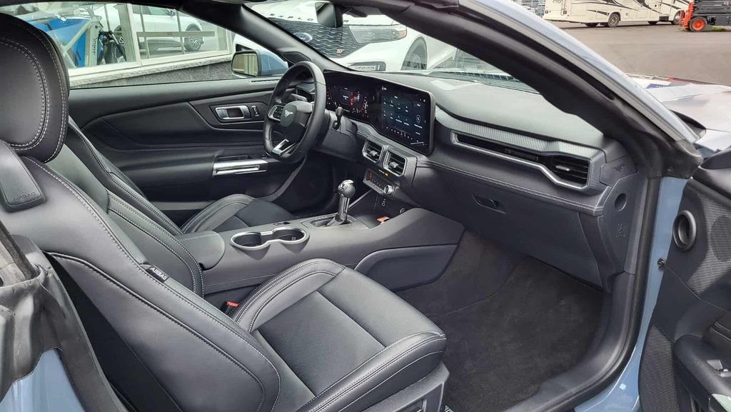 Ford Mustang EcoBoost Premium 2025 à Matane, Québec - 7 - w1024h768px