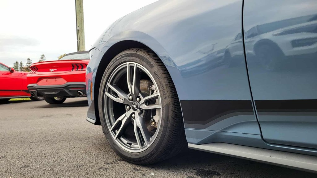 Ford Mustang EcoBoost Premium 2025 à Matane, Québec - 17 - w1024h768px