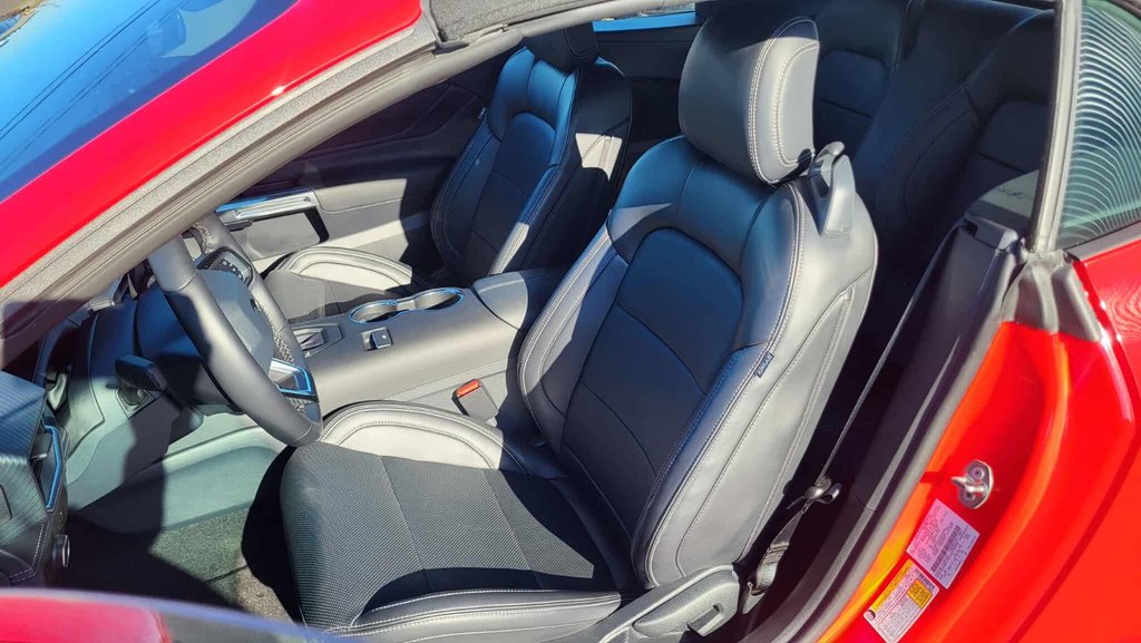 2025 Ford Mustang EcoBoost Premium in Matane, Quebec - 14 - w1024h768px