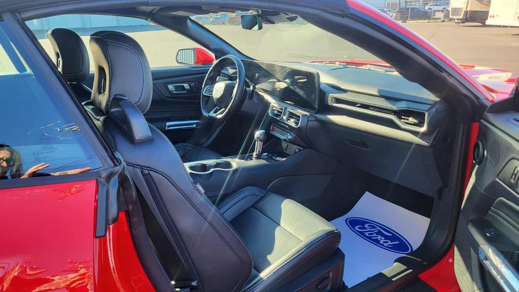 2025 Ford Mustang EcoBoost Premium in Matane, Quebec - 11 - w1024h768px