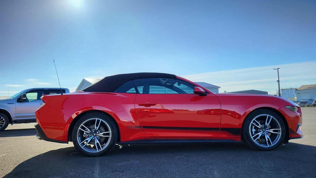 2025 Ford Mustang EcoBoost Premium in Matane, Quebec - 4 - w1024h768px