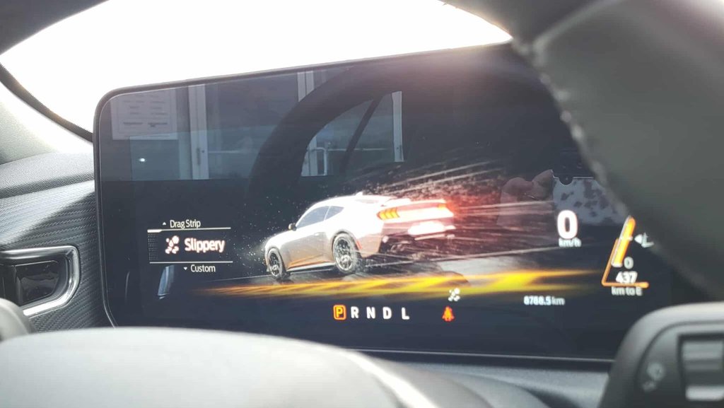 2025 Ford Mustang EcoBoost Premium in Matane, Quebec - 14 - w1024h768px