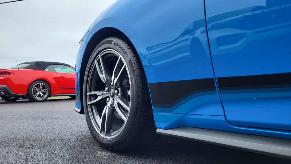 2025 Ford Mustang EcoBoost Premium in Matane, Quebec - 6 - w1024h768px