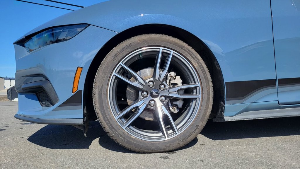 2025 Ford Mustang CONVERTIBLE in Matane, Quebec - 17 - w1024h768px