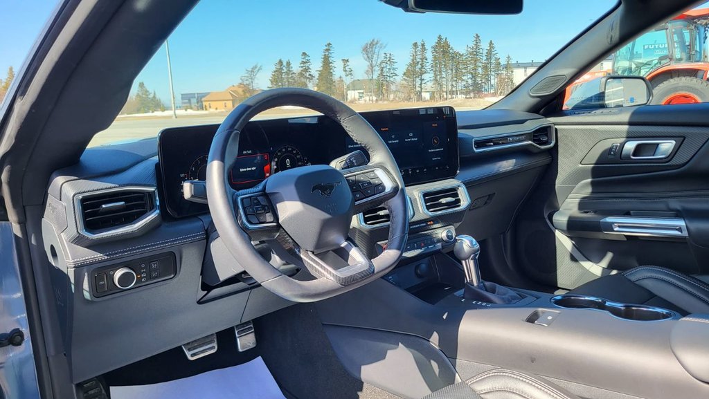 2025 Ford Mustang CONVERTIBLE in Matane, Quebec - 18 - w1024h768px