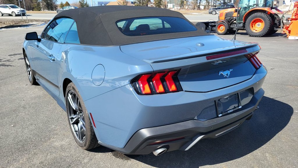 2025 Ford Mustang CONVERTIBLE in Matane, Quebec - 11 - w1024h768px